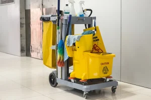 servicii curățenie București – birou curat și igienizat profesional